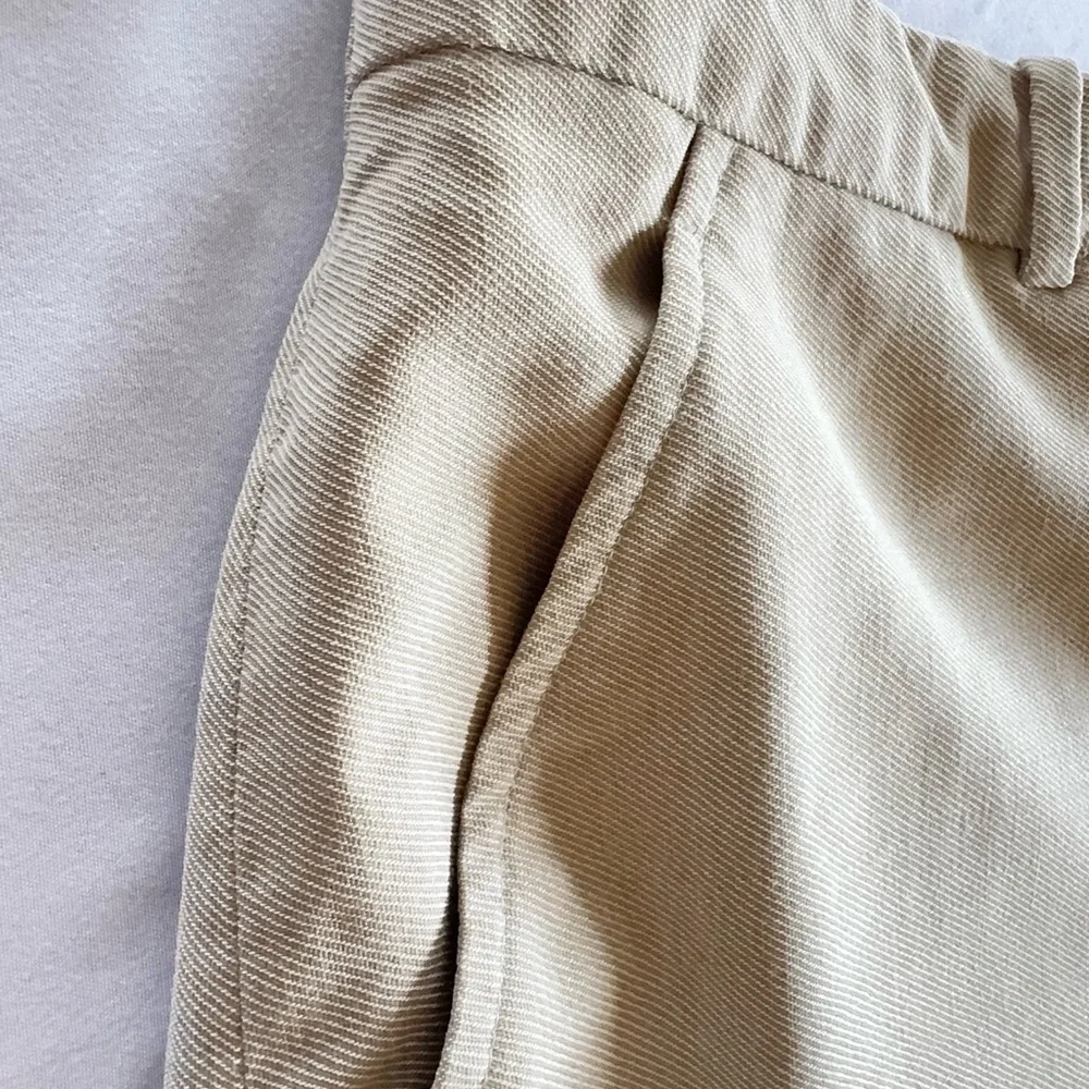Armani Collezioni Designer Polished Casual Men’s Basic Light Summer Tan Slacks